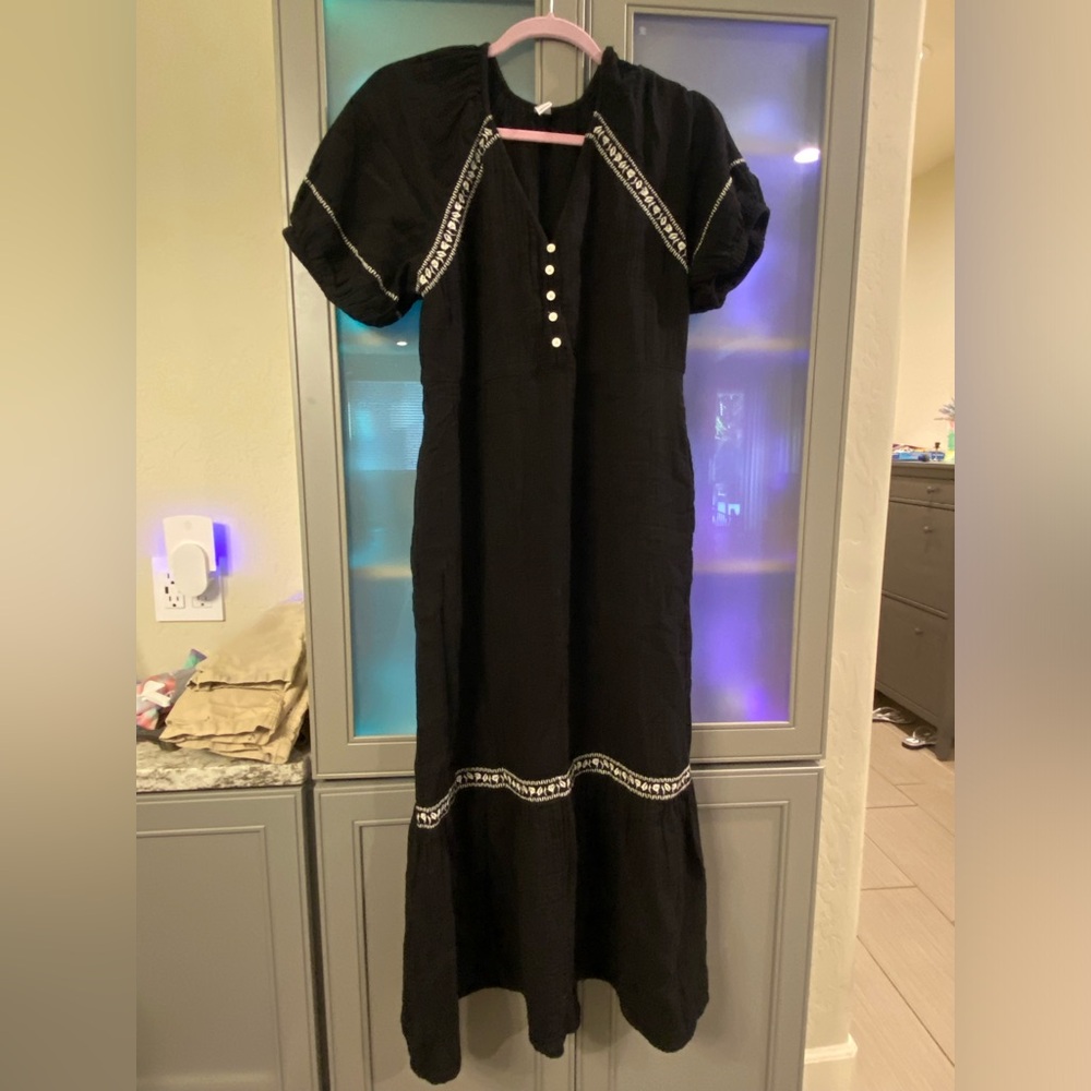 Gauze Black and White Midi Dress
